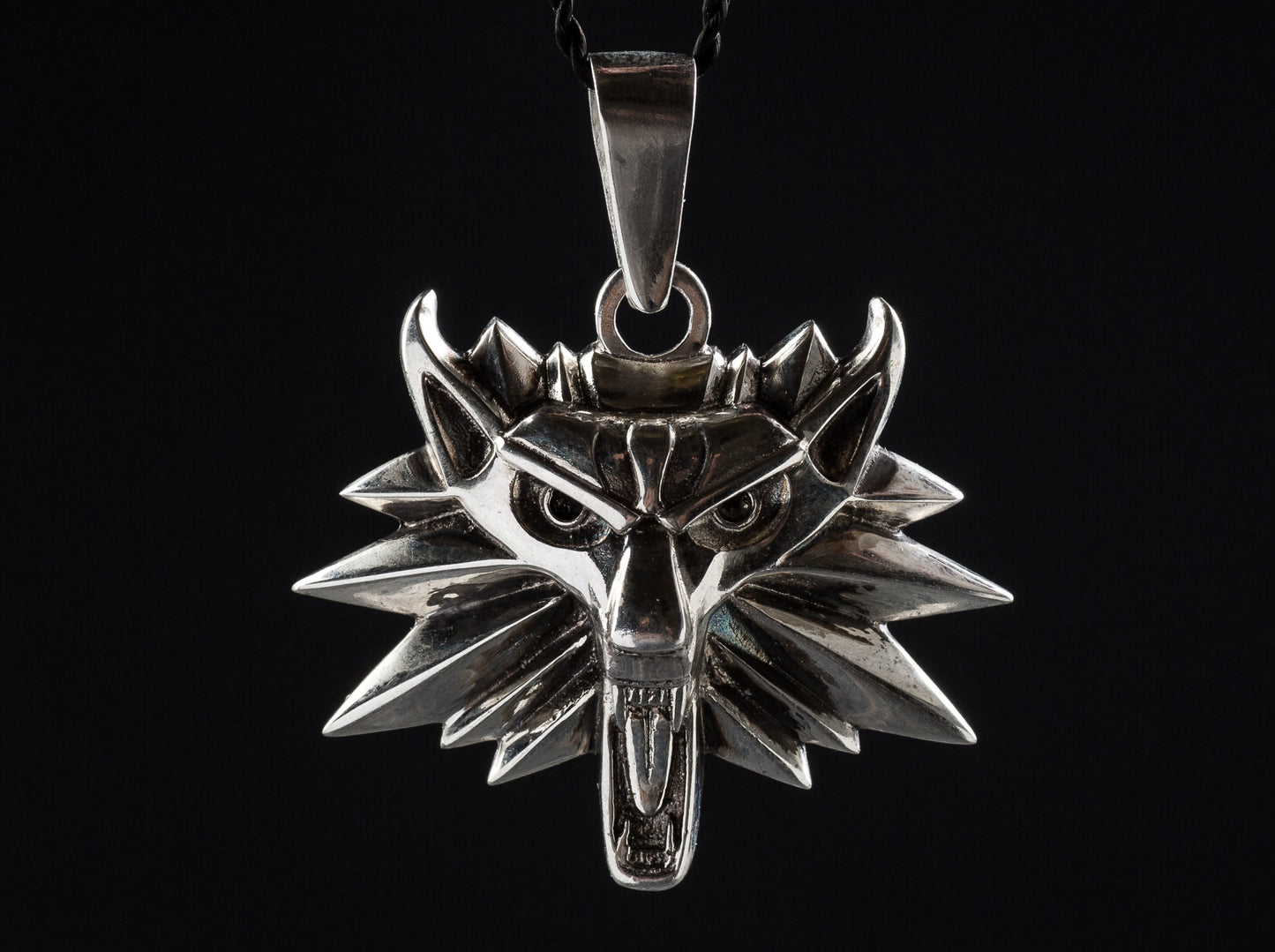 {{jewelry_for_geeks}} - {{ GameFanCraft}} Pendant Silver Wolf Head Witcher Medallion