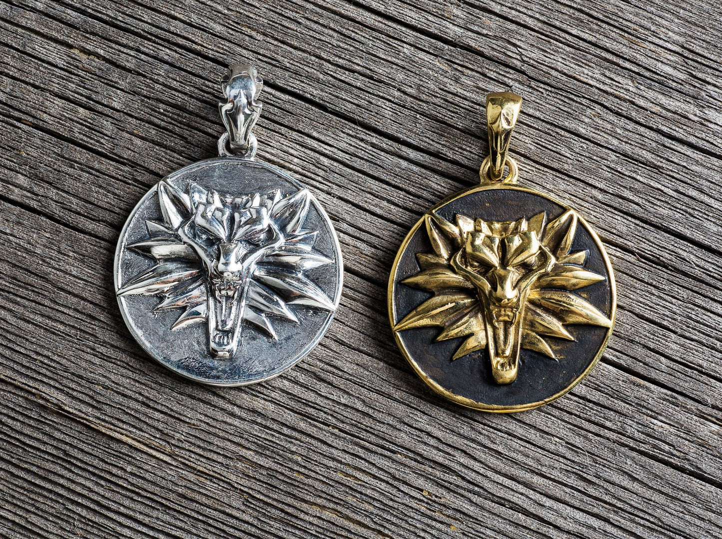 {{jewelry_for_geeks}} - {{ GameFanCraft}} Pendant Silver Witcher Wolf head medallion