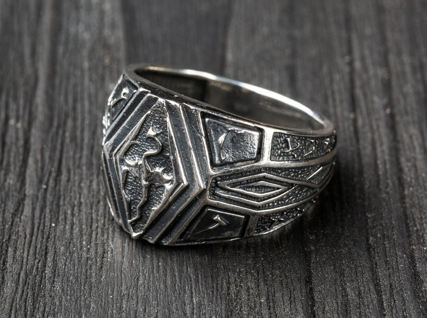 {{jewelry_for_geeks}} - {{ GameFanCraft}} Ring Silver Elder Scrolls Imperial Dragon ring with runes