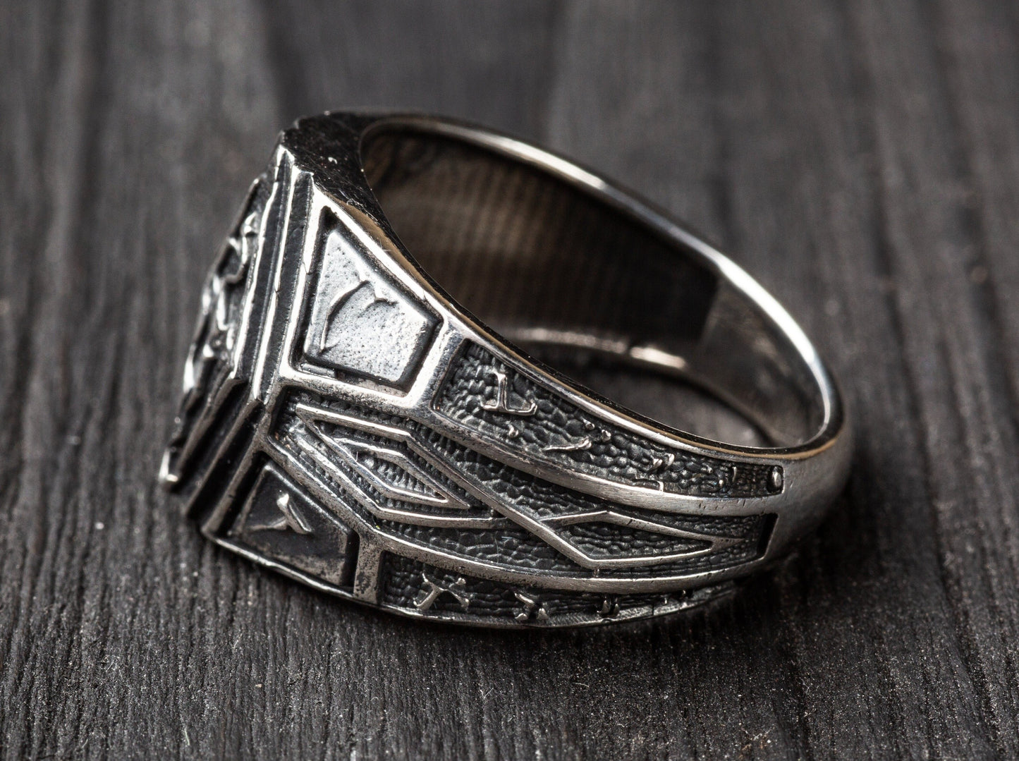 {{jewelry_for_geeks}} - {{ GameFanCraft}} Ring Silver Elder Scrolls Imperial Dragon ring with runes
