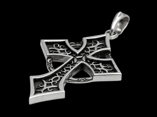 {{jewelry_for_geeks}} - {{ GameFanCraft}} Pendant Silver Celtic cross pendant