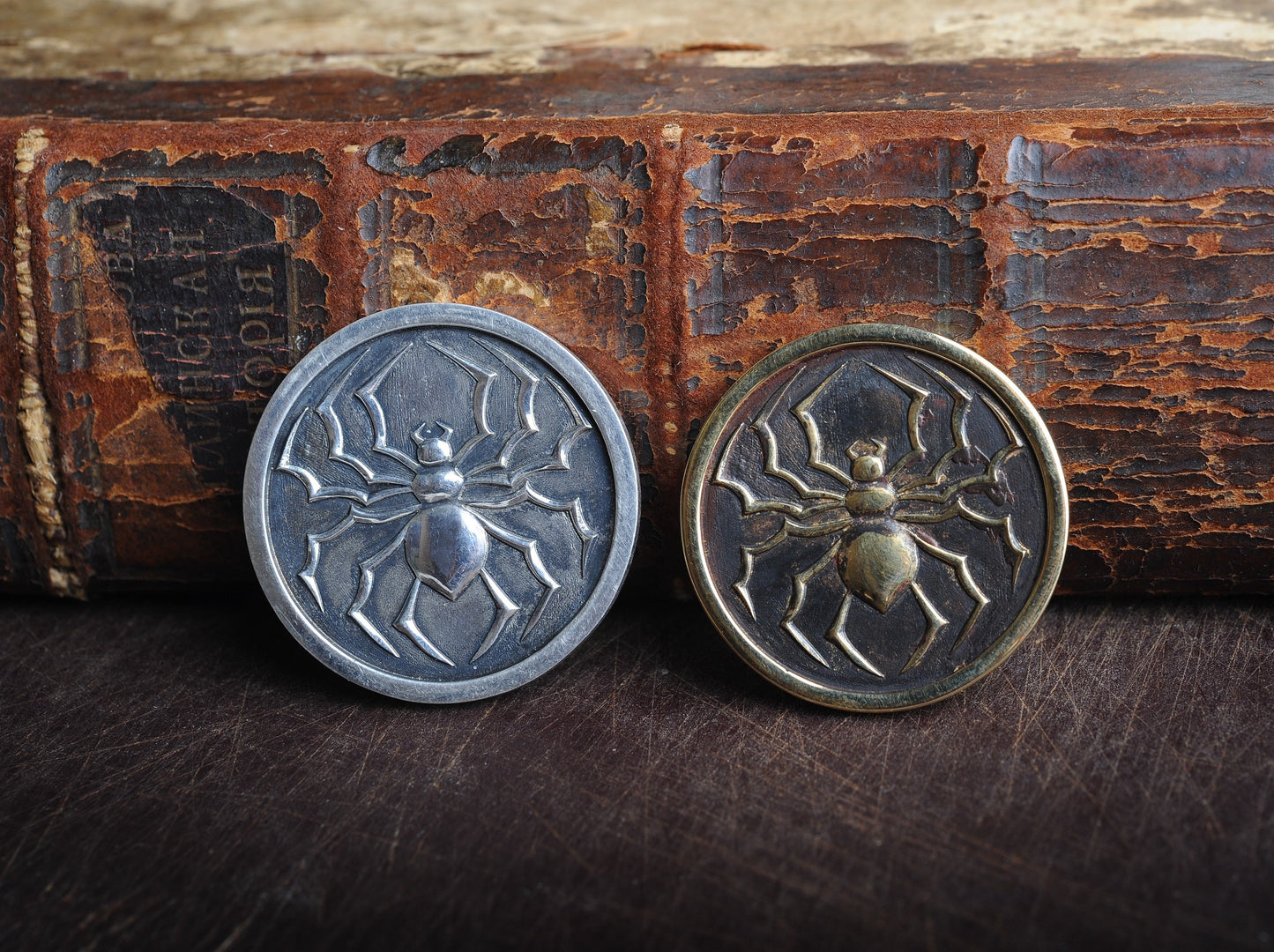 {{jewelry_for_geeks}} - {{ GameFanCraft}} Coin Brass two-sided anime spider coin