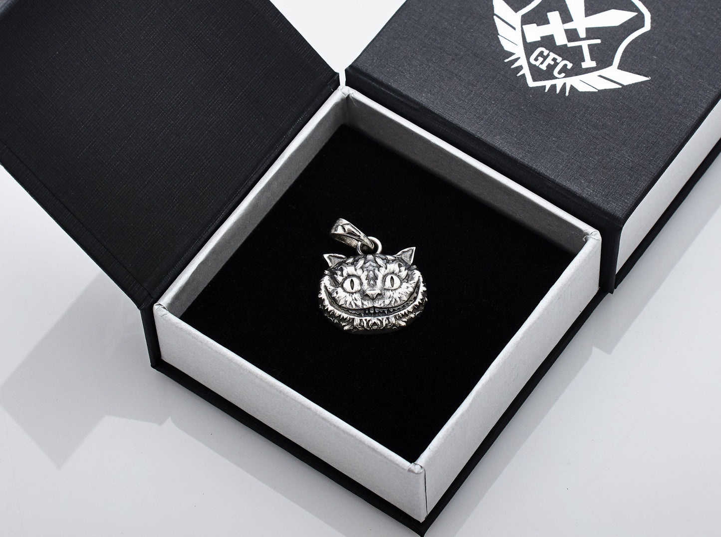 {{jewelry_for_geeks}} - {{ GameFanCraft}} Pendant Silver Cheshire cat pendant