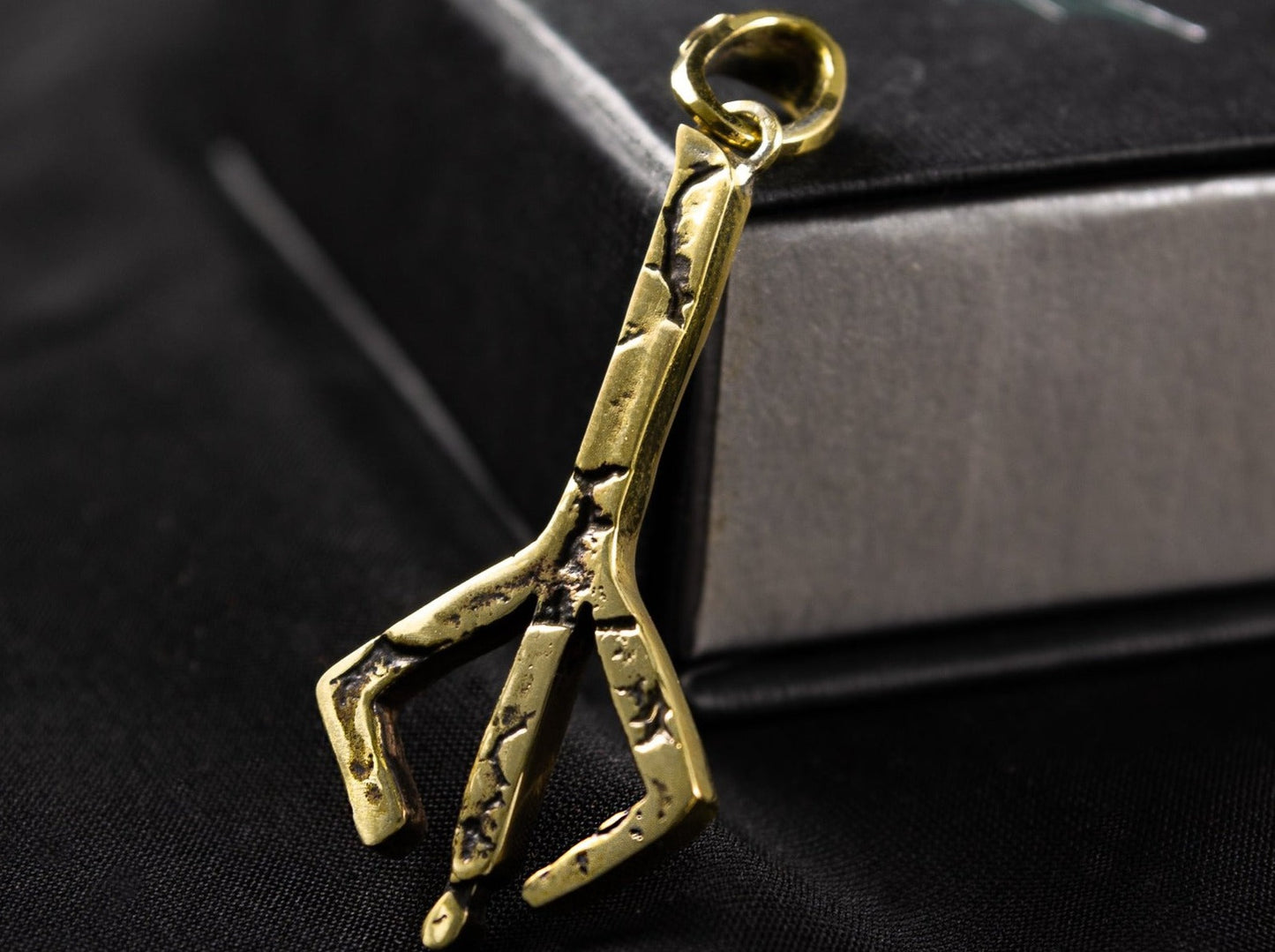 {{jewelry_for_geeks}} - {{ GameFanCraft}} Pendant Silver Bloodborne Hunter Caryll Rune Oath Memory Necklace