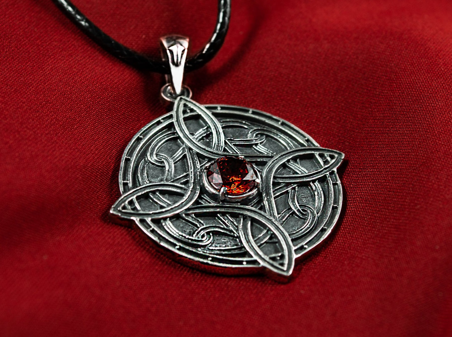{{jewelry_for_geeks}} - {{ GameFanCraft}} Pendant Brass Amulet of Mara Pendant