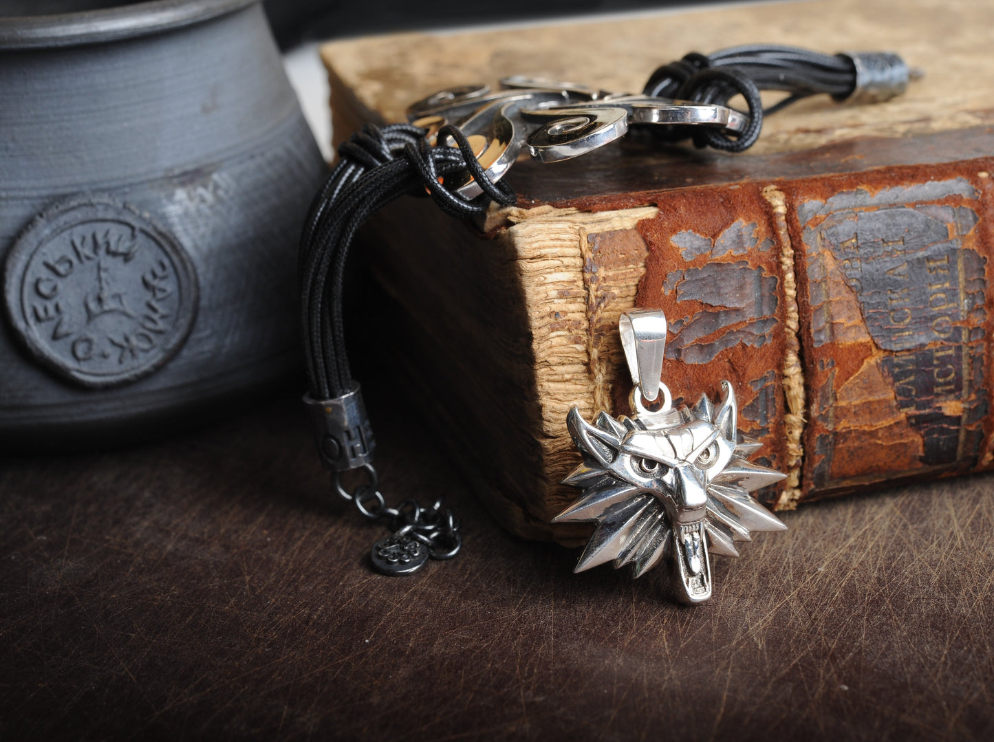 {{jewelry_for_geeks}} - {{ GameFanCraft}} Pendant Silver Wolf Head Witcher Medallion