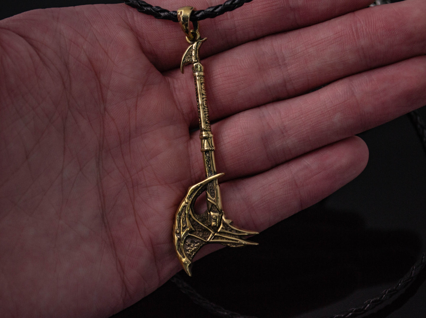 {{jewelry_for_geeks}} - {{ GameFanCraft}} Pendant Brass Daedric Battle Axe Pendant