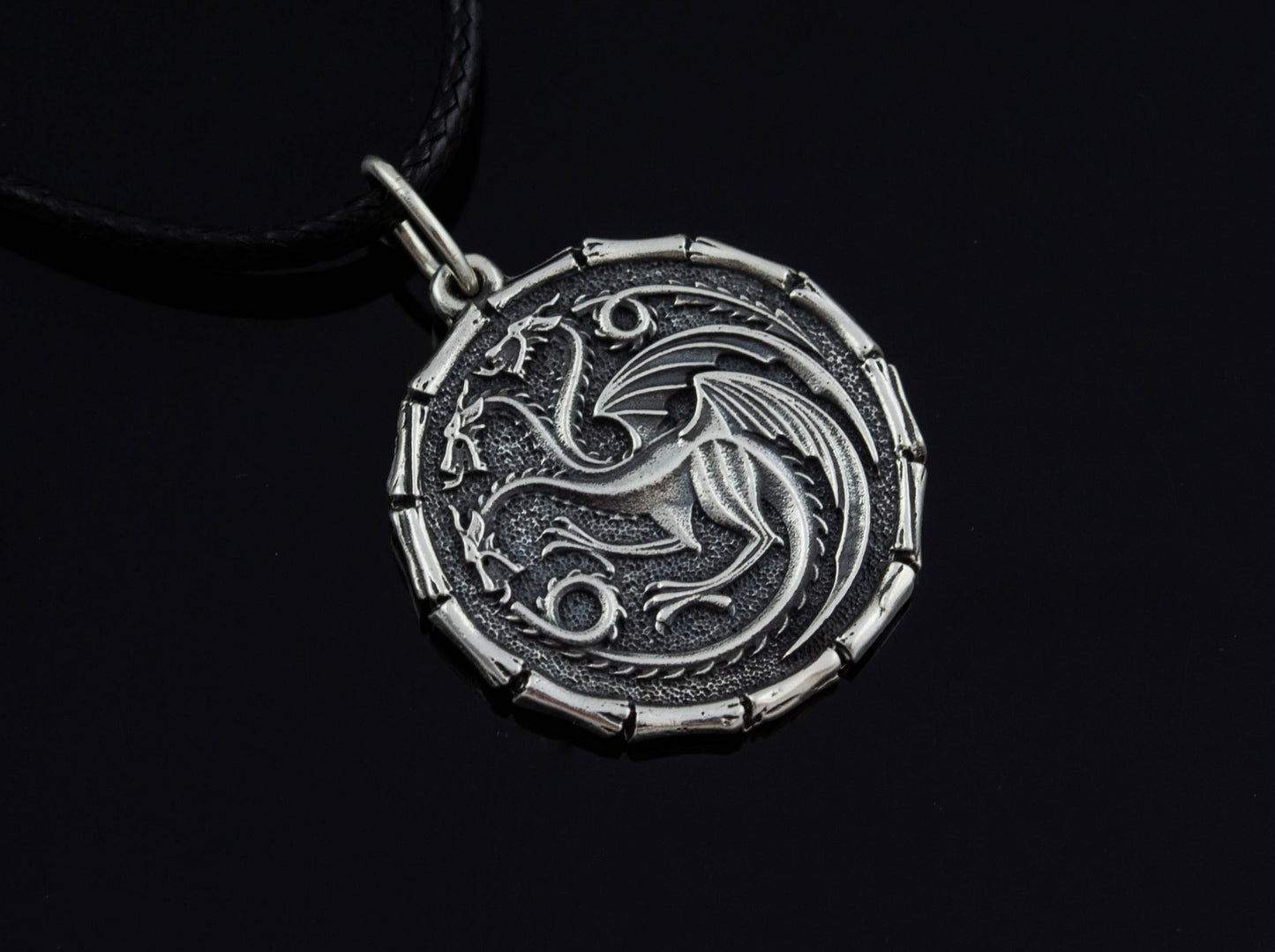 {{jewelry_for_geeks}} - {{ GameFanCraft}} Pendant Brass House Targaryen Dragon Pendant