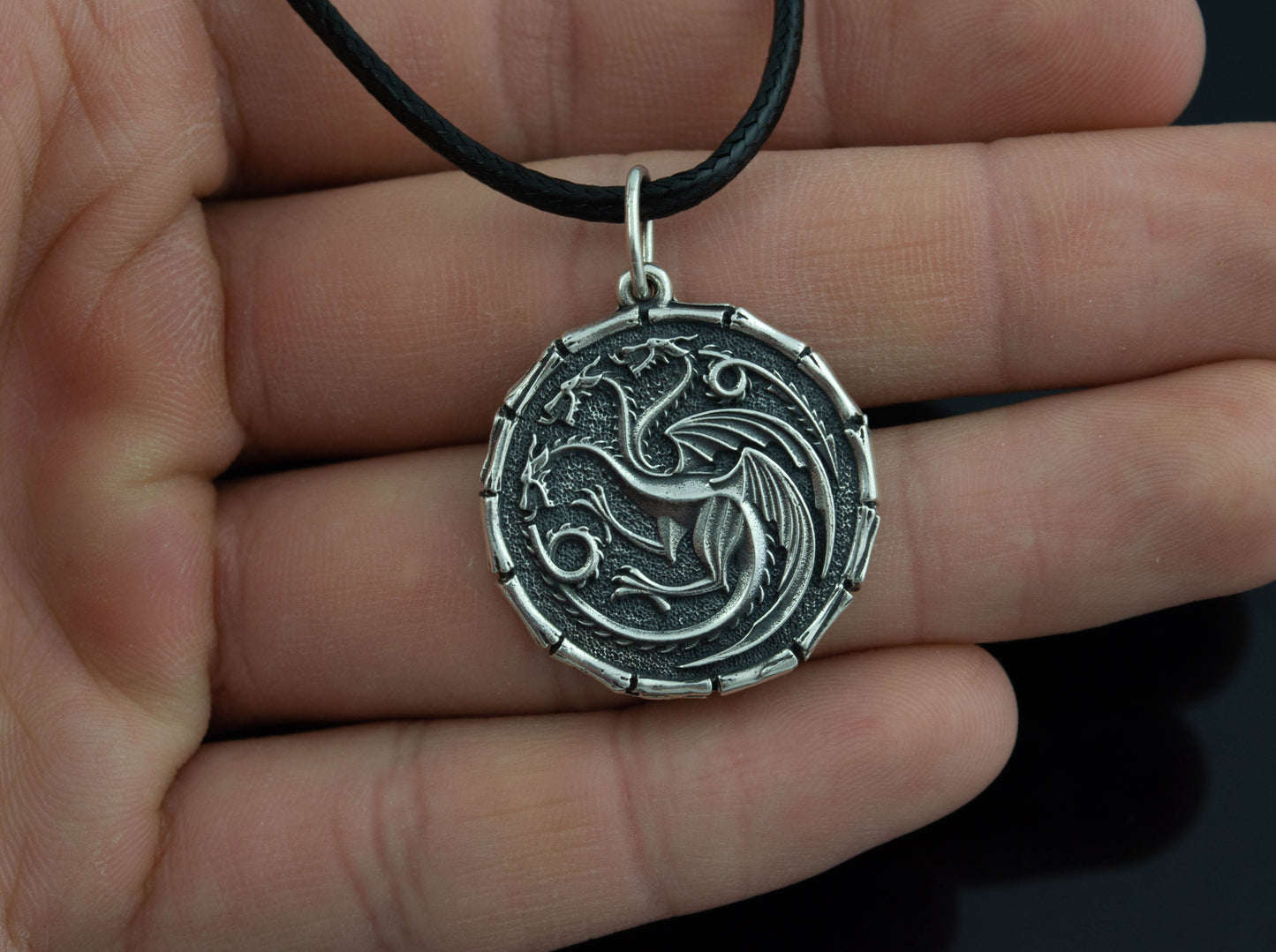 {{jewelry_for_geeks}} - {{ GameFanCraft}} Pendant Brass House Targaryen Dragon Pendant