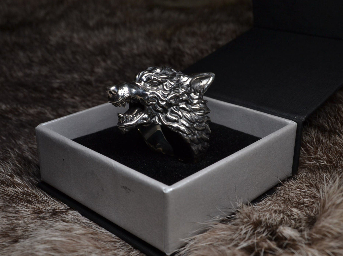 {{jewelry_for_geeks}} - {{ GameFanCraft}} Ring Silver Wolf Head Ring