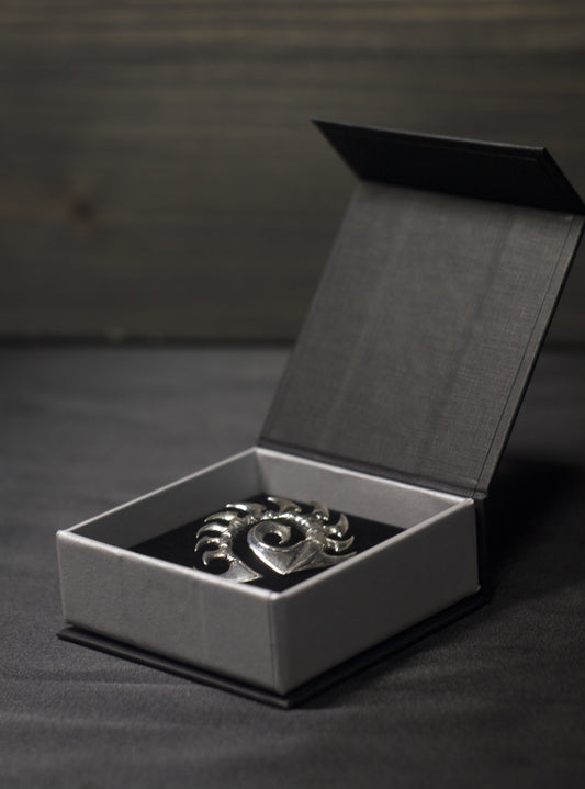 {{jewelry_for_geeks}} - {{ GameFanCraft}} Pendant Silver Starcraft Zerg pendant