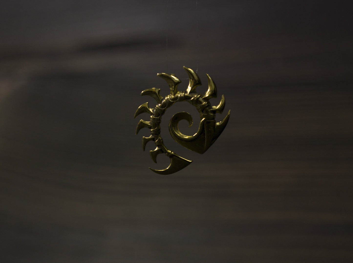 {{jewelry_for_geeks}} - {{ GameFanCraft}} Pendant Brass Starcraft Zerg pendant