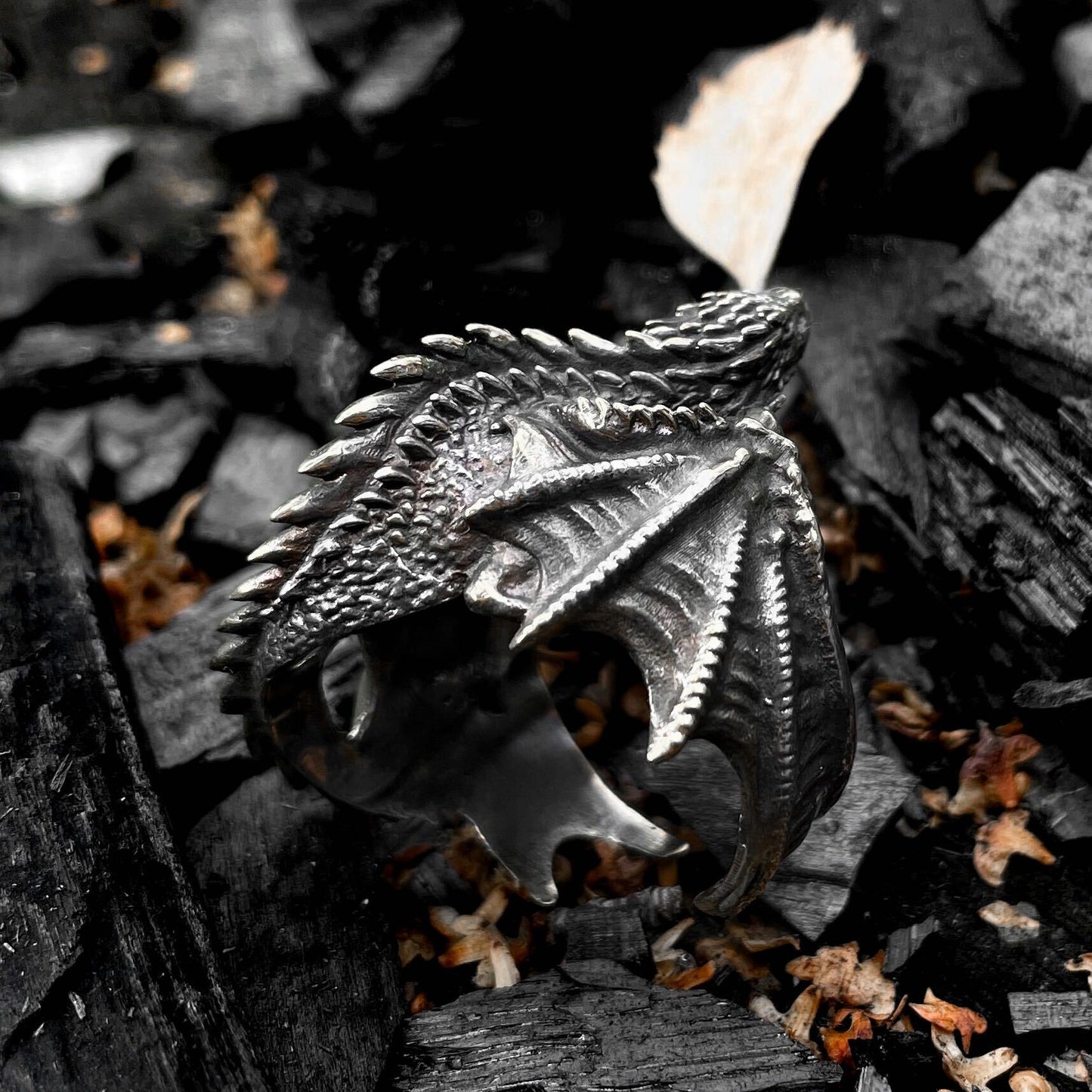 {{jewelry_for_geeks}} - {{ GameFanCraft}} Ring Dragon hugging finger ring