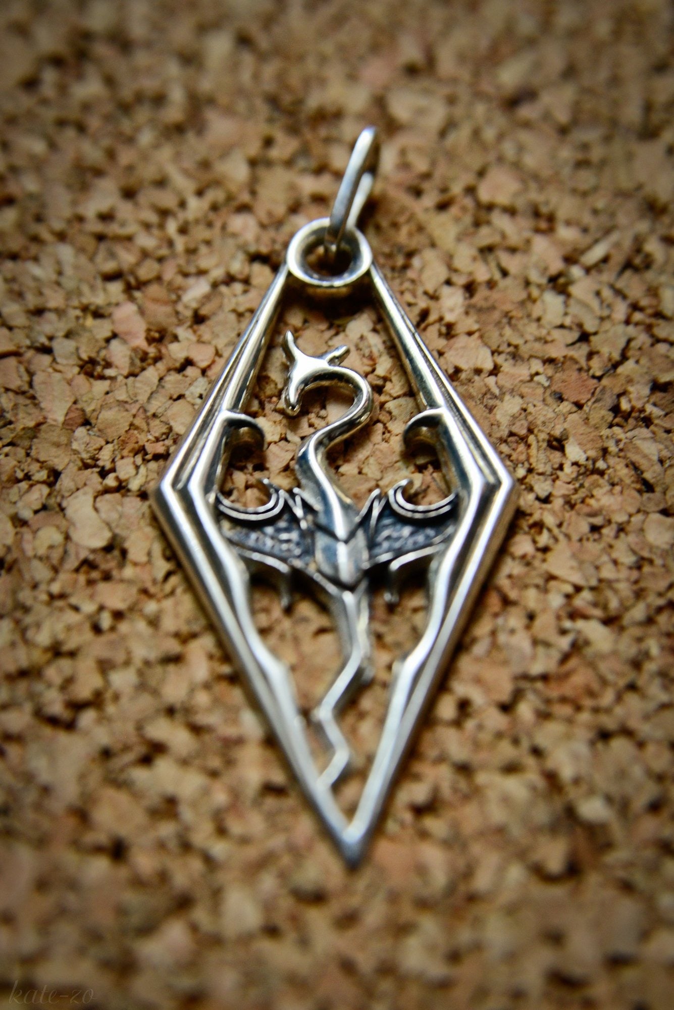 {{jewelry_for_geeks}} - {{ GameFanCraft}} Pendant Brass Imperial Dragon Pendant