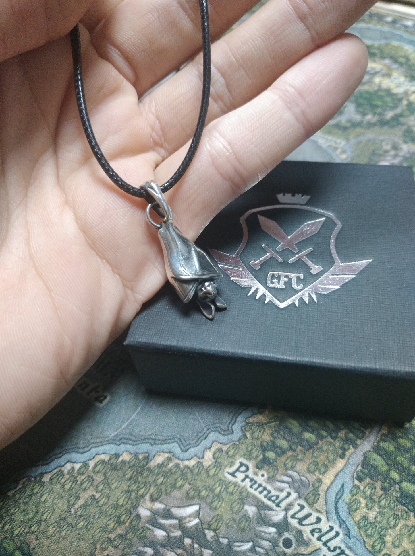 {{jewelry_for_geeks}} - {{ GameFanCraft}} Pendant Silver Gothic Sleeping Bat pendant