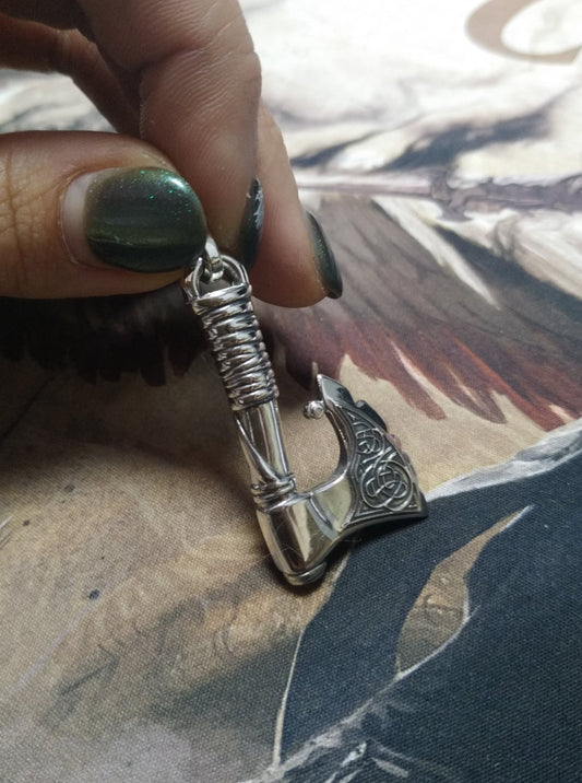 {{jewelry_for_geeks}} - {{ GameFanCraft}} Pendant Silver Celtic Axe pendant