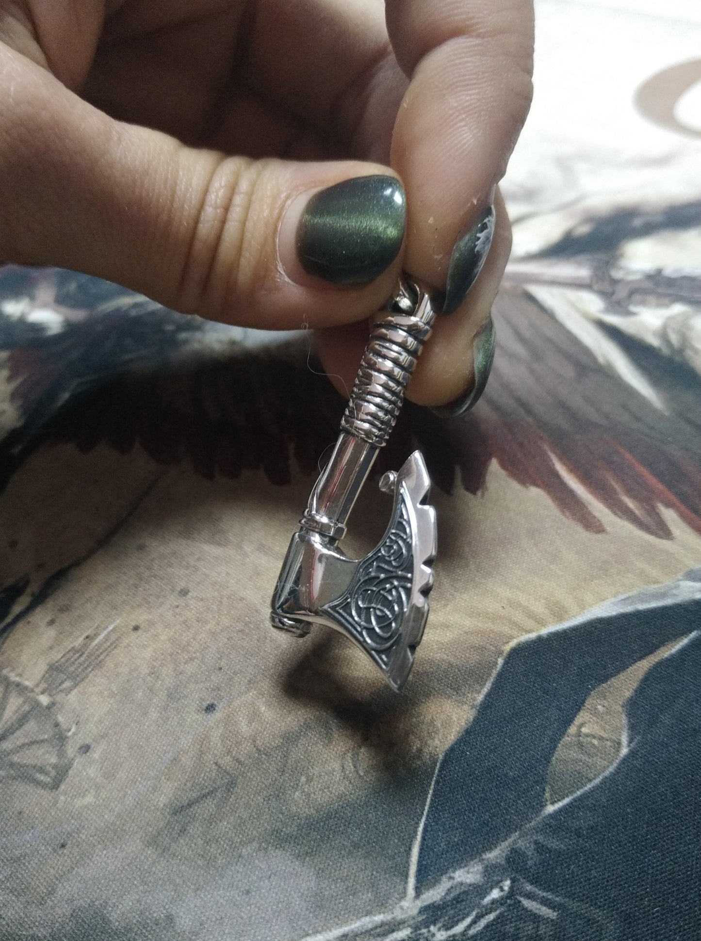 {{jewelry_for_geeks}} - {{ GameFanCraft}} Pendant Silver Celtic Axe pendant