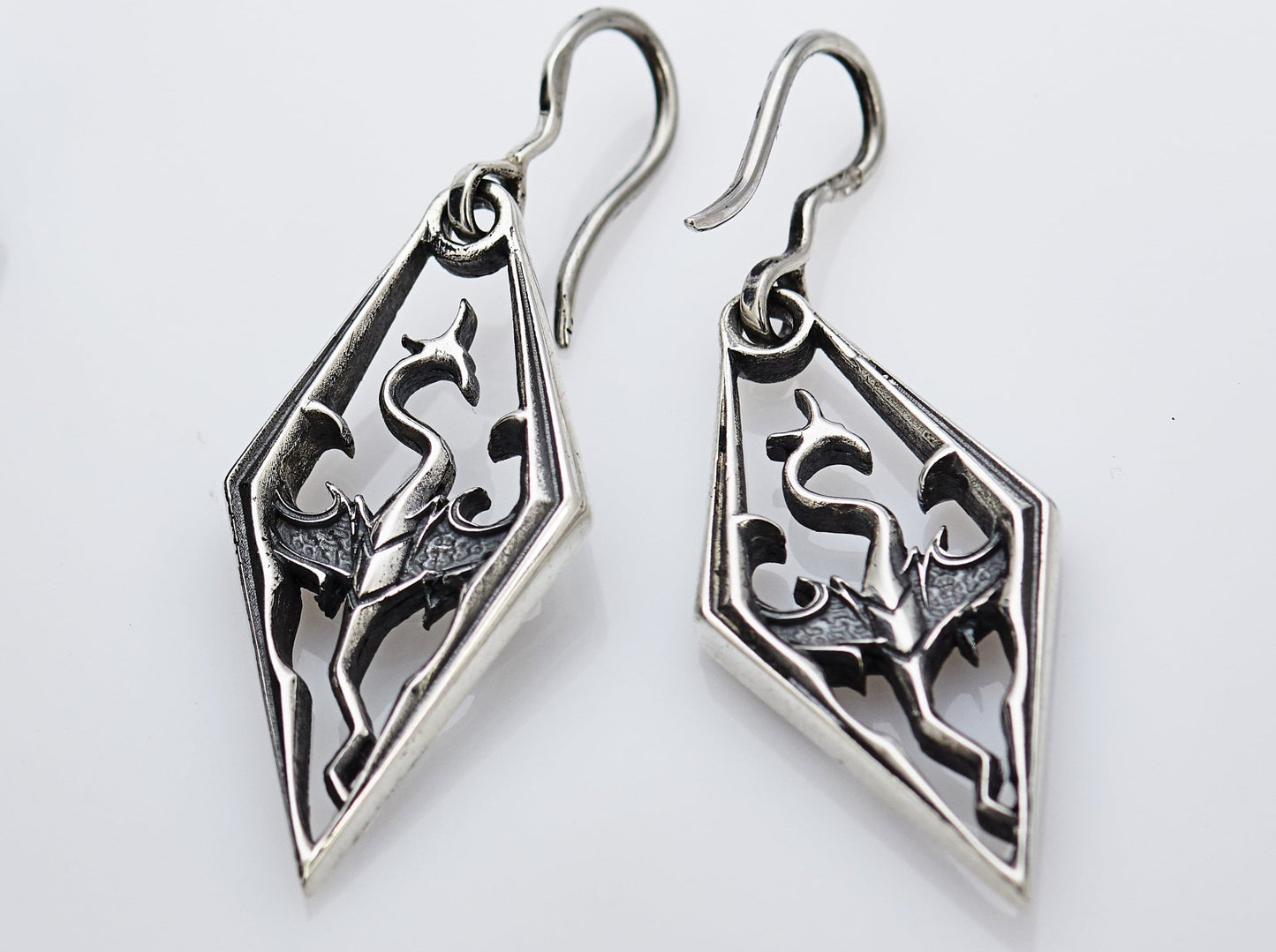 {{jewelry_for_geeks}} - {{ GameFanCraft}} Earrings Silver Elder Scrolls Imperial Dragon earrings