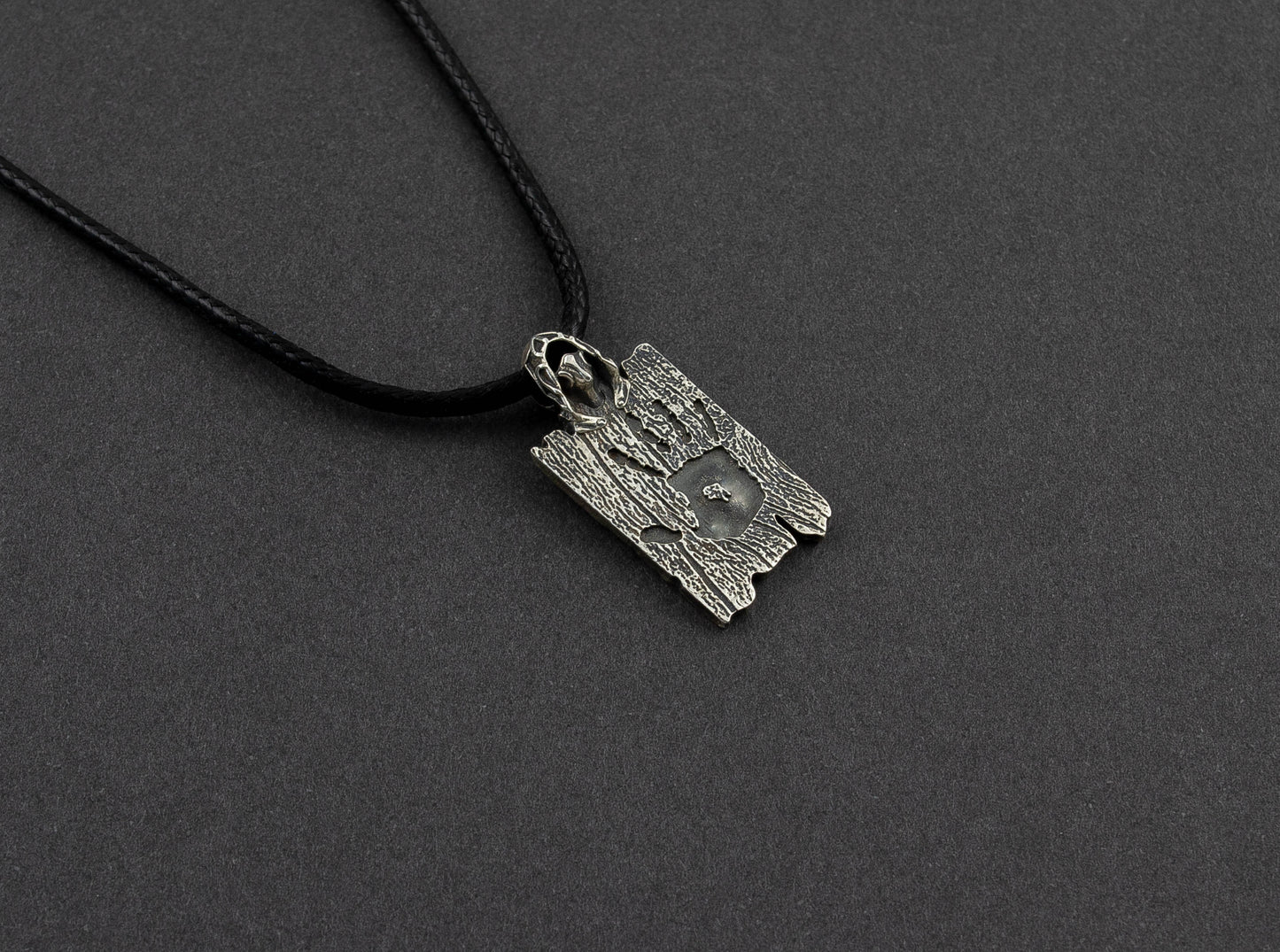 {{jewelry_for_geeks}} - {{ GameFanCraft}} Pendant Silver Dark Brotherhood Nightingale Pendant