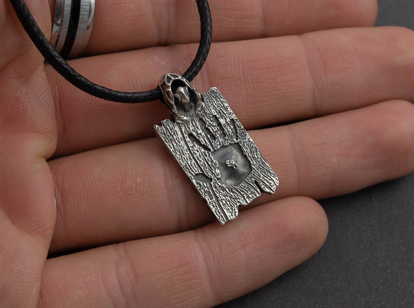 {{jewelry_for_geeks}} - {{ GameFanCraft}} Pendant Silver Dark Brotherhood Nightingale Pendant