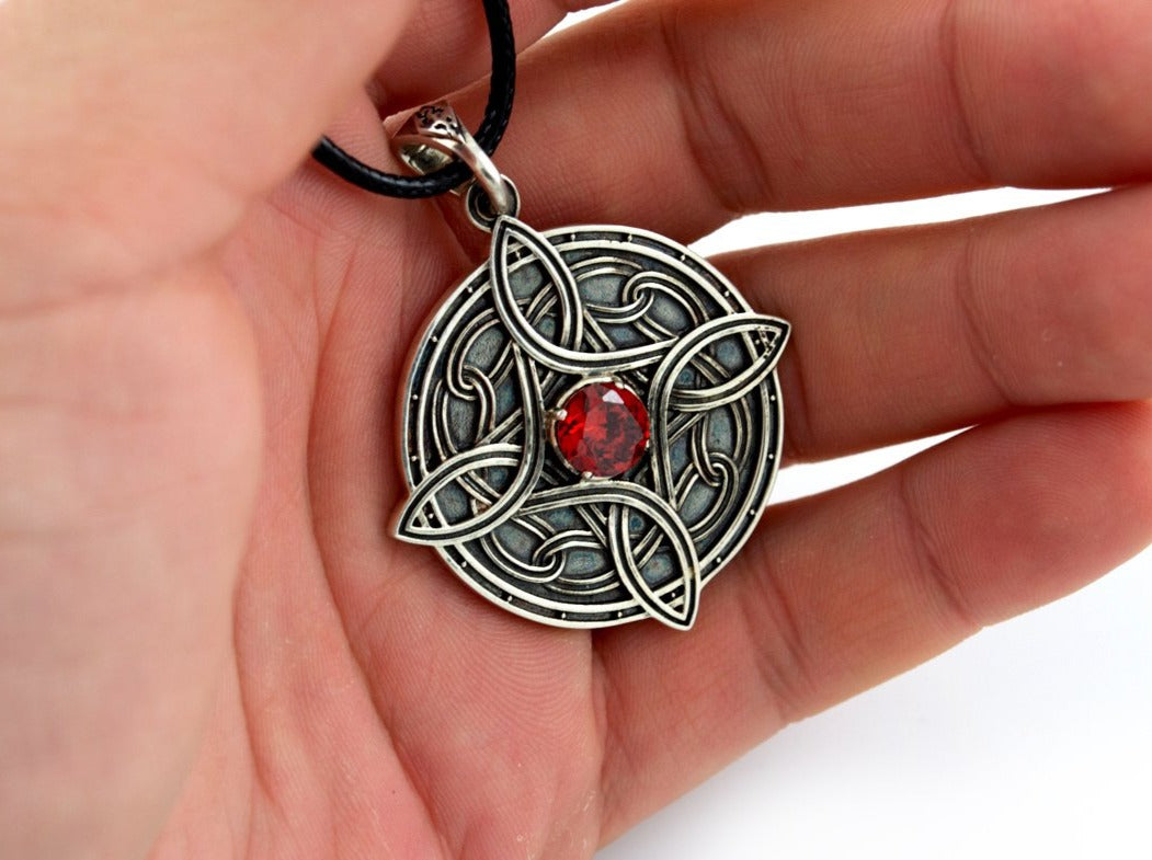 {{jewelry_for_geeks}} - {{ GameFanCraft}} Pendant Brass Amulet of Mara Pendant
