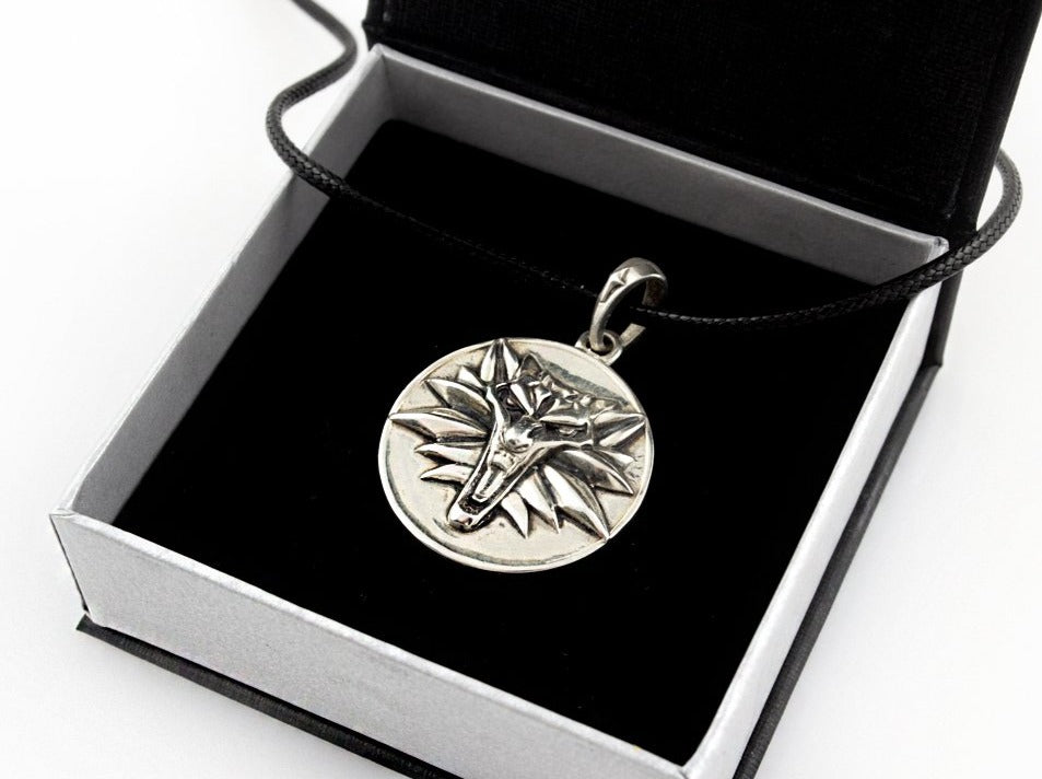 {{jewelry_for_geeks}} - {{ GameFanCraft}} Pendant Silver Witcher Wolf head medallion