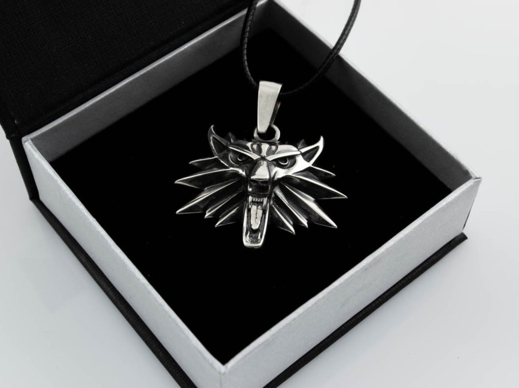 {{jewelry_for_geeks}} - {{ GameFanCraft}} Pendant Silver Wolf Head Witcher Medallion
