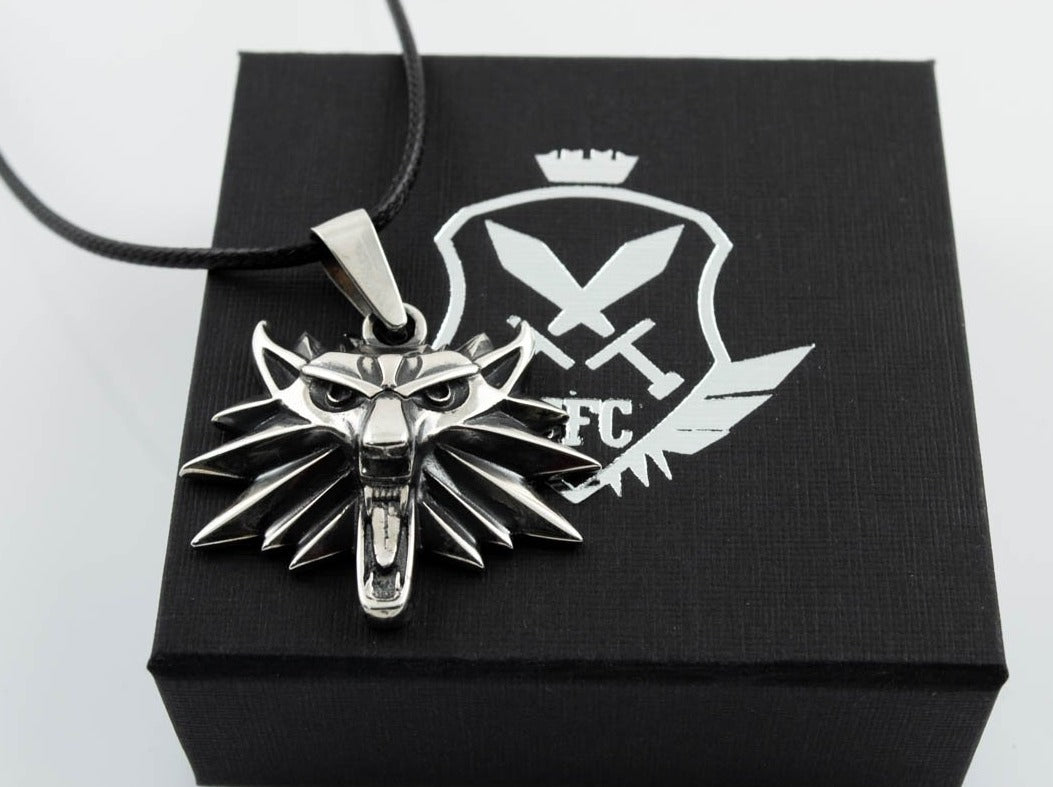 {{jewelry_for_geeks}} - {{ GameFanCraft}} Pendant Silver Wolf Head Witcher Medallion