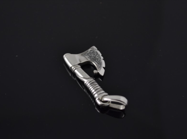 {{jewelry_for_geeks}} - {{ GameFanCraft}} Pendant Silver Celtic Axe pendant