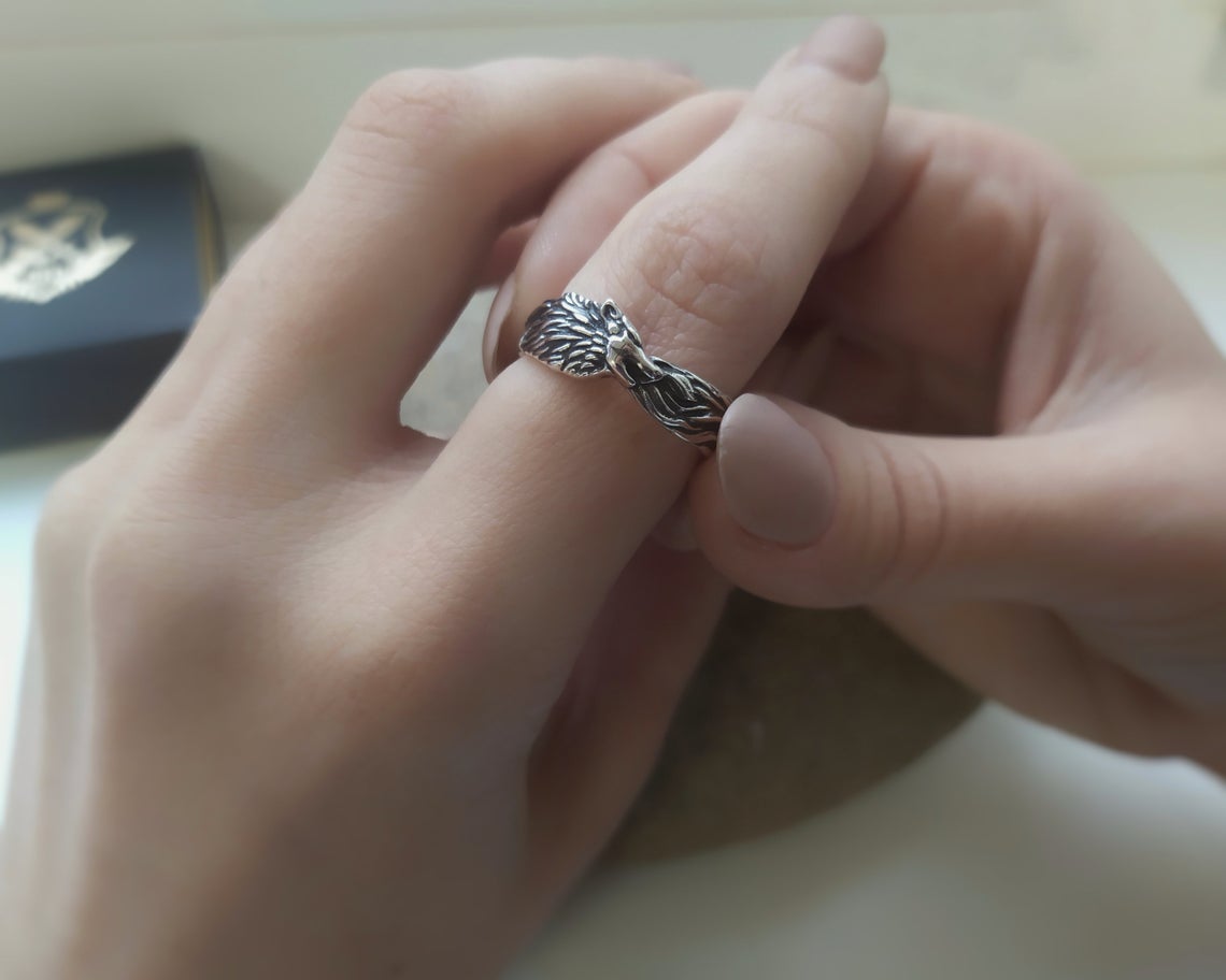 {{jewelry_for_geeks}} - {{ GameFanCraft}} Ring Silver Sleeping Wolf band ring, animal design jewelry