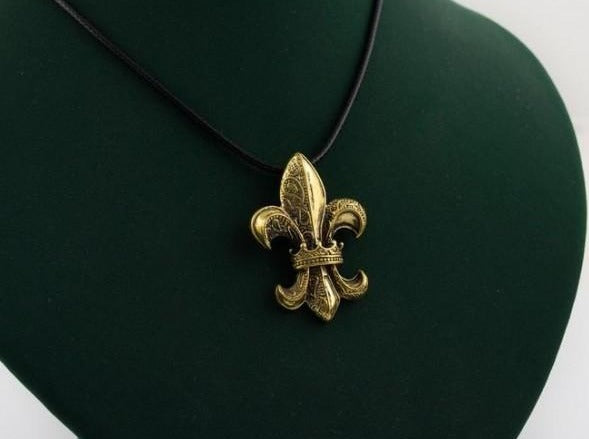 {{jewelry_for_geeks}} - {{ GameFanCraft}} Pendant Brass Heraldic Lily Pendant