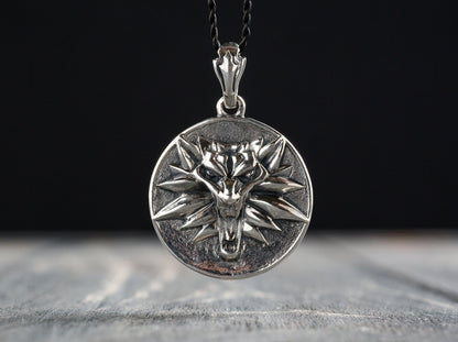 {{jewelry_for_geeks}} - {{ GameFanCraft}} Pendant Silver Witcher Wolf head medallion