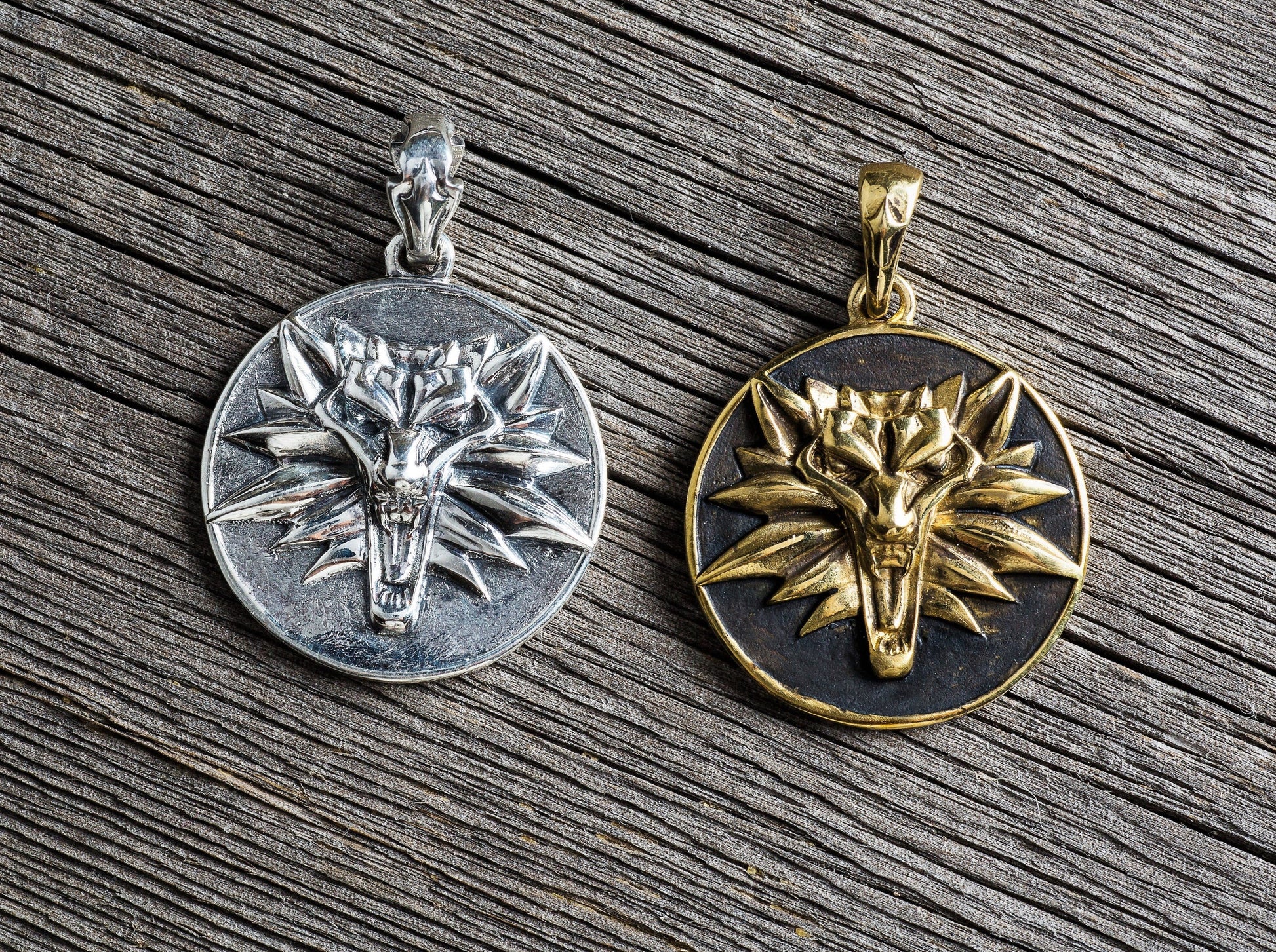 {{jewelry_for_geeks}} - {{ GameFanCraft}} Pendant Silver Witcher Wolf head medallion