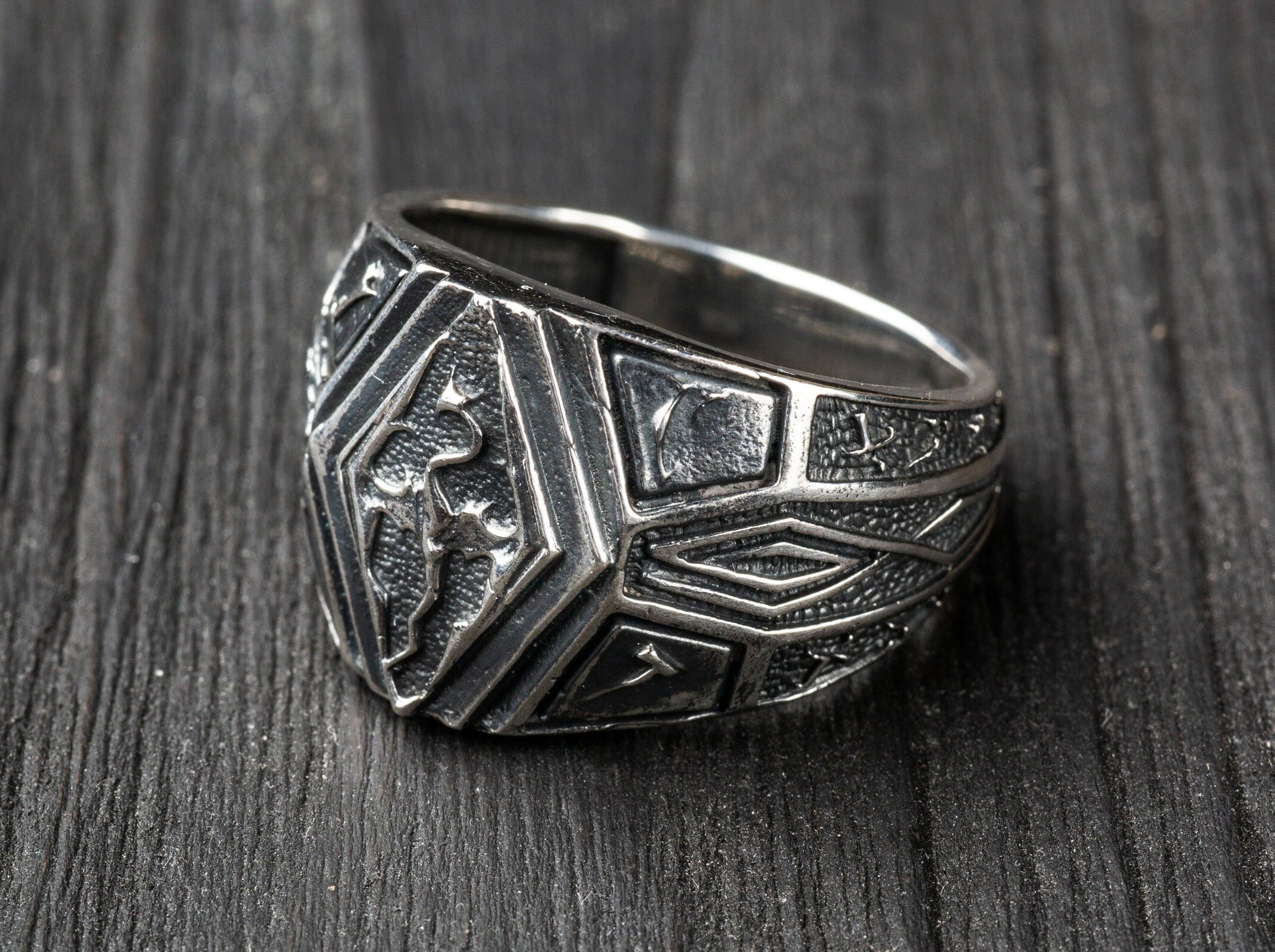 {{jewelry_for_geeks}} - {{ GameFanCraft}} Ring Silver Elder Scrolls Imperial Dragon ring with runes