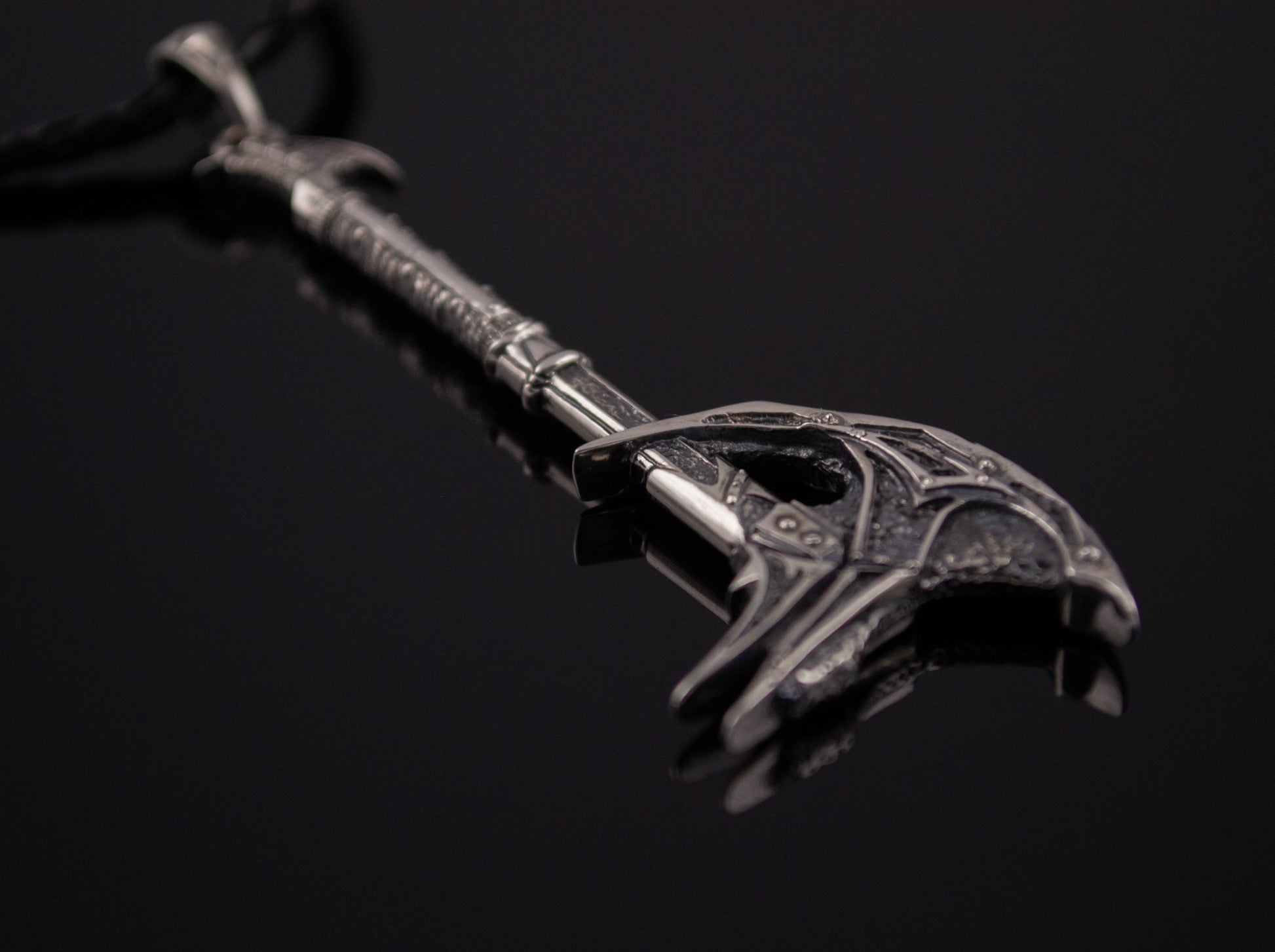 {{jewelry_for_geeks}} - {{ GameFanCraft}} Pendant Brass Daedric Battle Axe Pendant