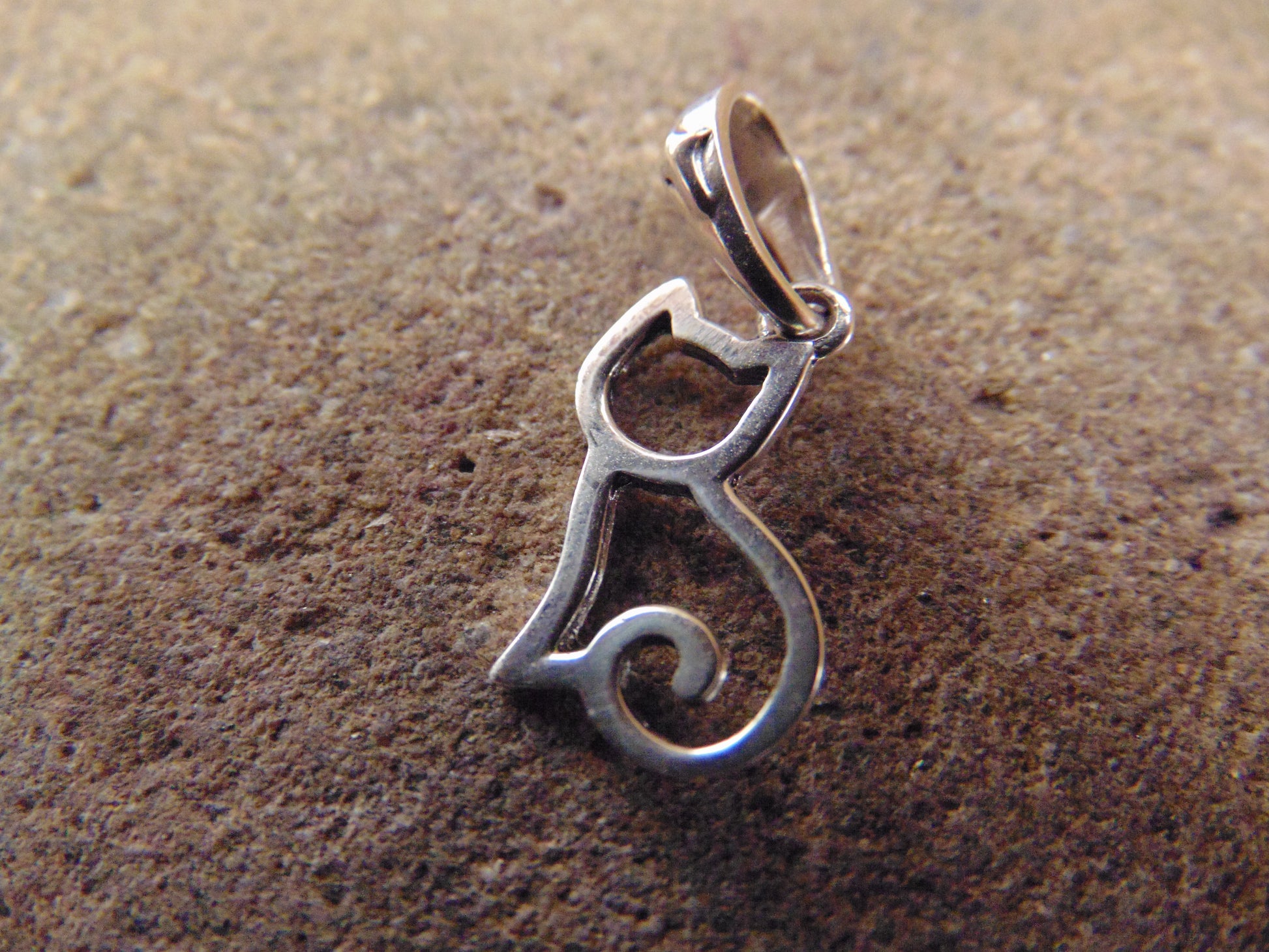 {{jewelry_for_geeks}} - {{ GameFanCraft}} Pendant Silver Cat silhouette pendant