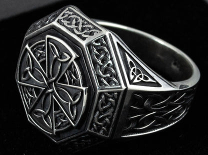 {{jewelry_for_geeks}} - {{ GameFanCraft}} Ring Silver Celtic Triquetra Knot Ring