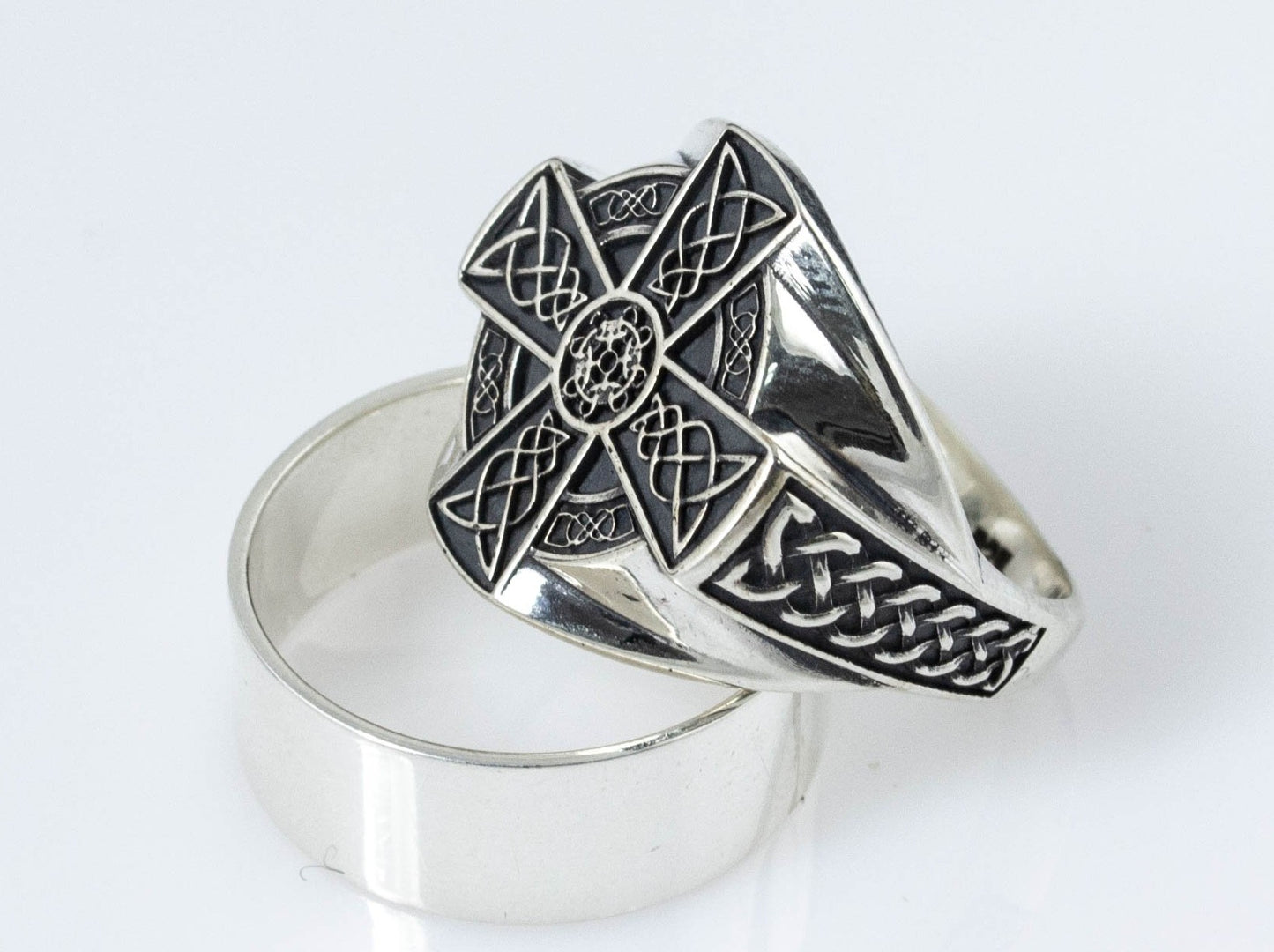{{jewelry_for_geeks}} - {{ GameFanCraft}} Ring Silver Celtic Triquetra Cross Ring