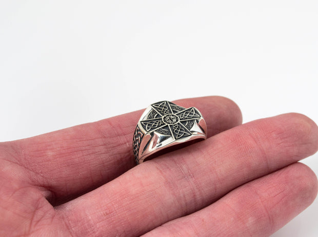 {{jewelry_for_geeks}} - {{ GameFanCraft}} Ring Silver Celtic Triquetra Cross Ring