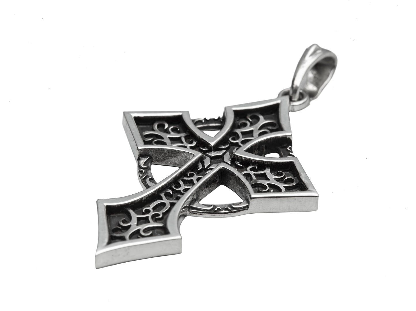 {{jewelry_for_geeks}} - {{ GameFanCraft}} Pendant Silver Celtic cross pendant