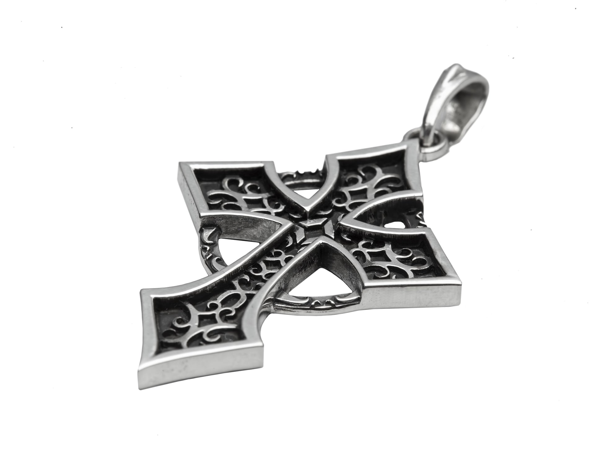 {{jewelry_for_geeks}} - {{ GameFanCraft}} Pendant Silver Celtic cross pendant
