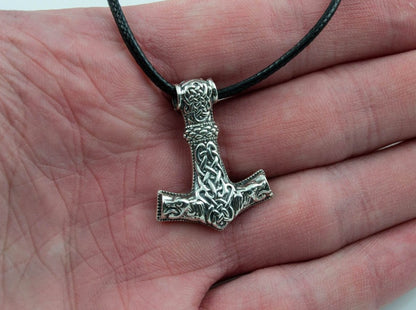 {{jewelry_for_geeks}} - {{ GameFanCraft}} Pendant Brass Thor's Hammer (Mjolnir) Pendant