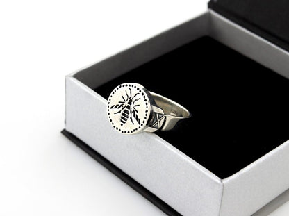 {{jewelry_for_geeks}} - {{ GameFanCraft}} Ring Silver Dark Souls Hornet Ring