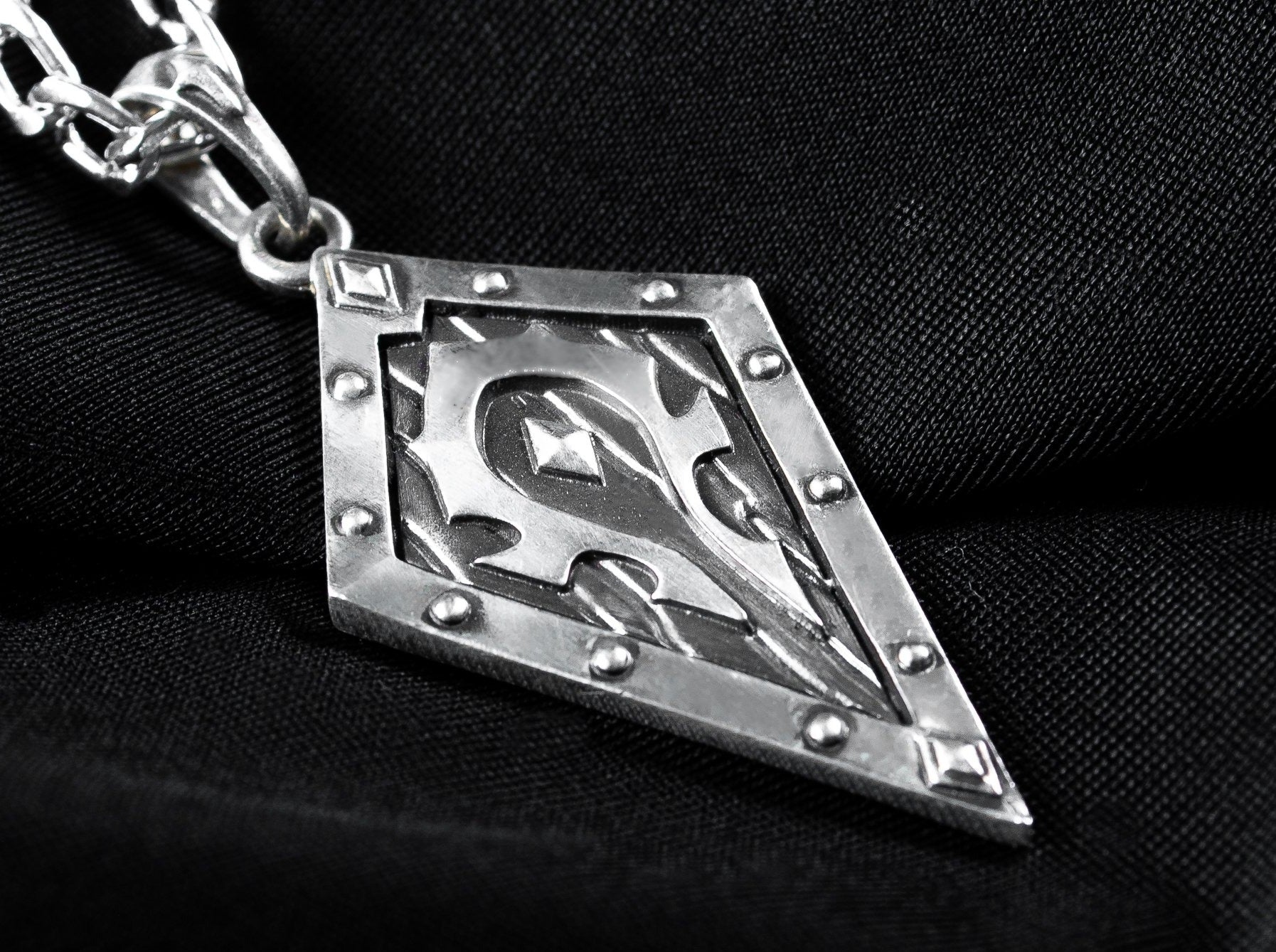 {{jewelry_for_geeks}} - {{ GameFanCraft}} Pendant Silver Warcraft Horde Symbol Pendant