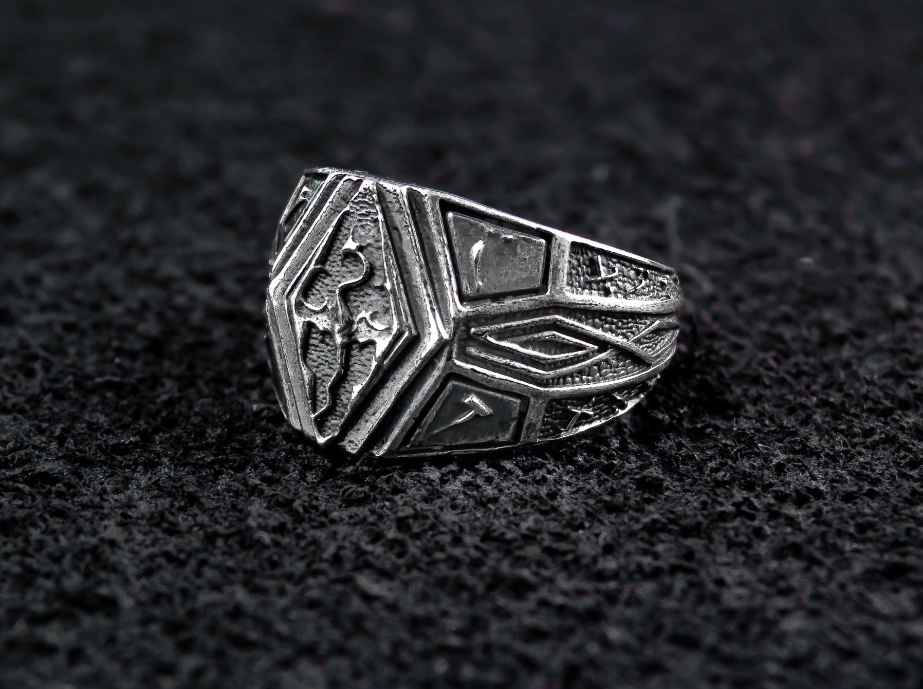 {{jewelry_for_geeks}} - {{ GameFanCraft}} Ring Silver Elder Scrolls Imperial Dragon ring with runes