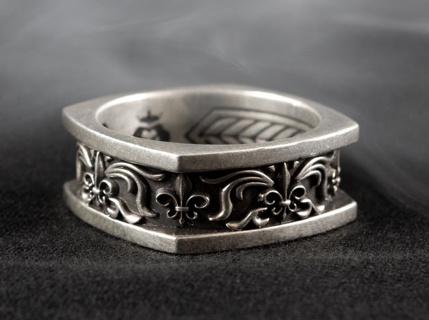 {{jewelry_for_geeks}} - {{ GameFanCraft}} Ring Silver Heraldic ring with lion