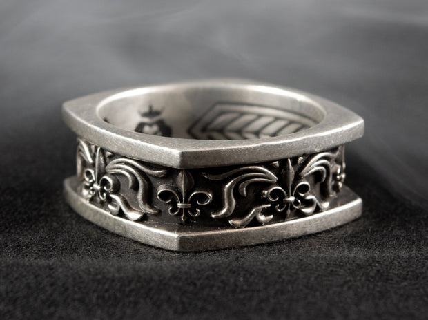 {{jewelry_for_geeks}} - {{ GameFanCraft}} Ring Silver Heraldic ring with lion