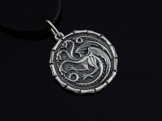 {{jewelry_for_geeks}} - {{ GameFanCraft}} Pendant Silver House Targaryen Dragon Pendant