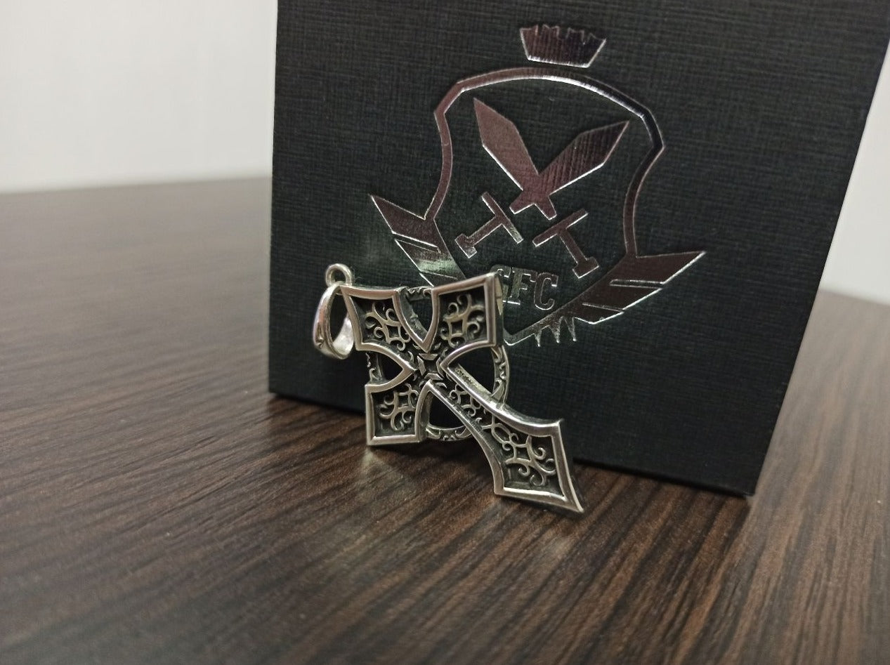 {{jewelry_for_geeks}} - {{ GameFanCraft}} Pendant Silver Celtic cross pendant