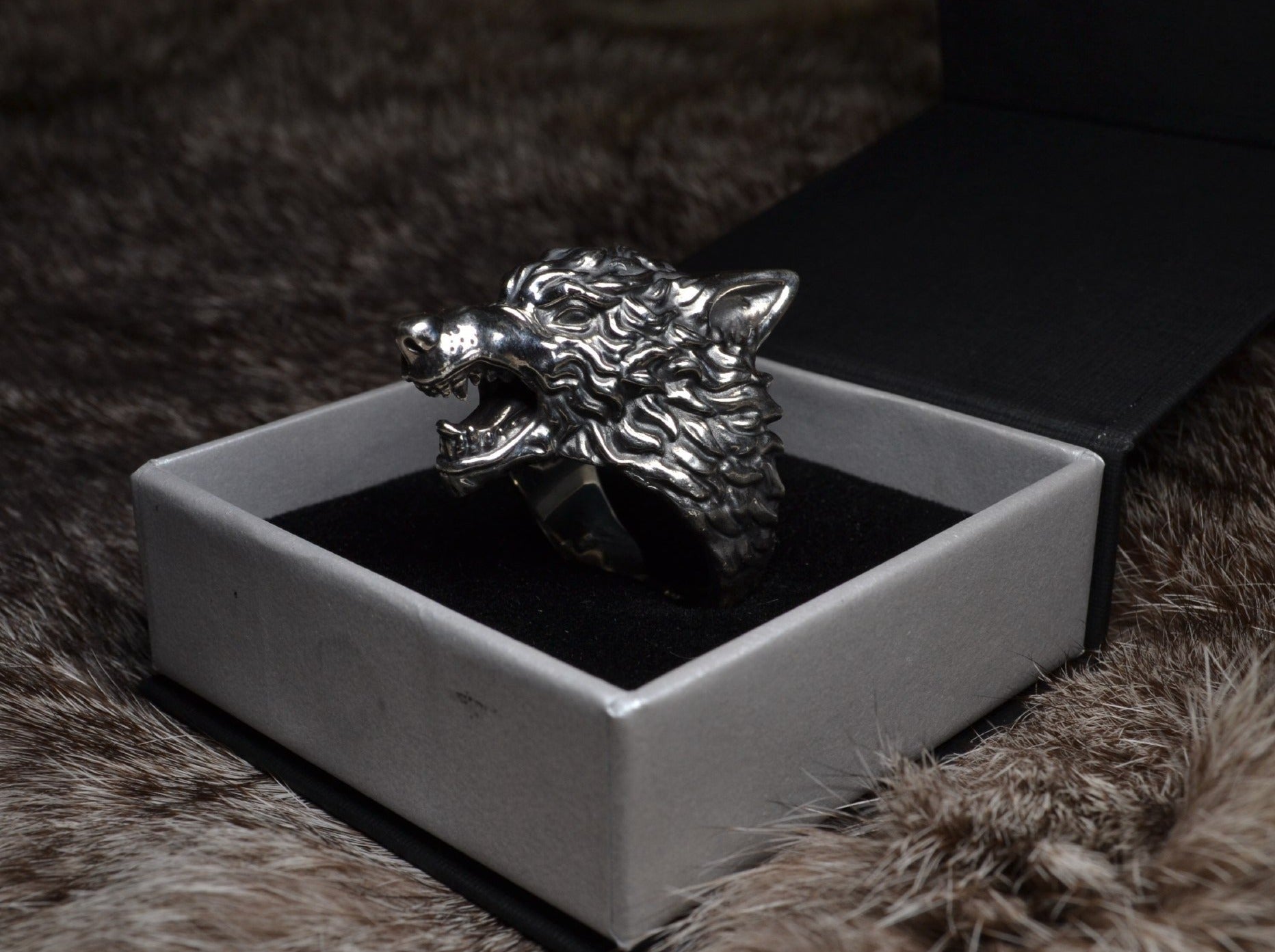 {{jewelry_for_geeks}} - {{ GameFanCraft}} Ring Silver Wolf Head Ring